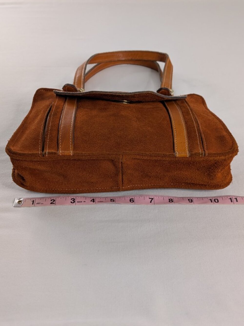 VTG Stone Mountain Tan Suede Leather Front Pocket Shoulder Bag With Buckles - Picture 4 of 7